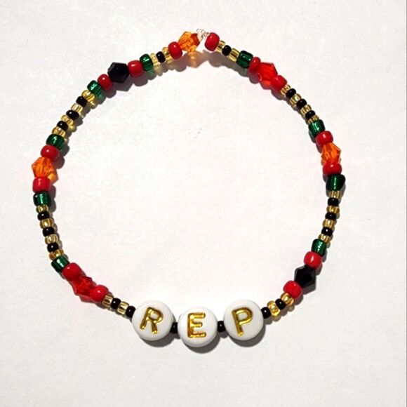 Custom Taylor Swift Friendship Bracelet - Picture 1 of 2